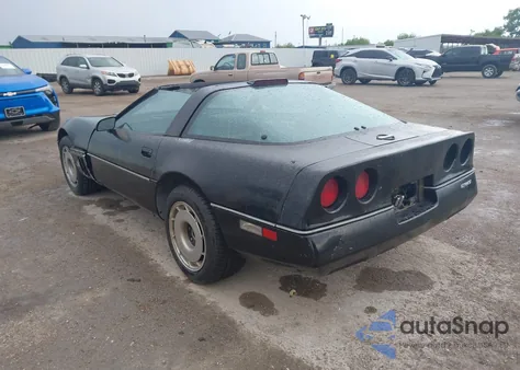 1984 Chevrolet Corvette из США, поврежденный, VIN 1G1AY0783E5109631